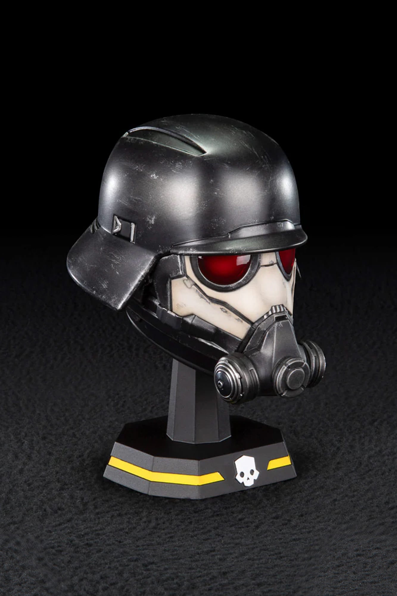 Helldivers 2: Field Chemist Helmet 1:4 Scale Replica